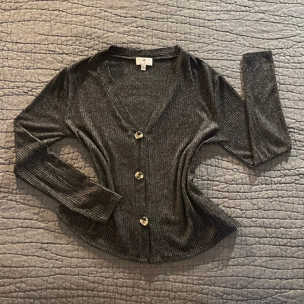 Socialite V-Neck Button Front Ribbed Cardigan in Black Marble. Size Small.